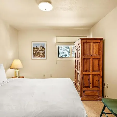 Villa Aspen Townhouse East Unit 7, Exceptional Location
